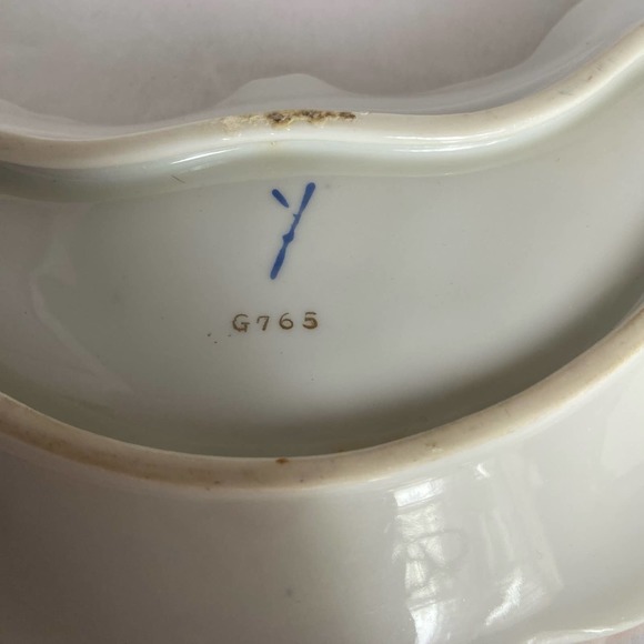 Sweet violets Bone Dish Porcelain Gold Trim Hand Painted G765 Lefton? - Picture 3 of 4